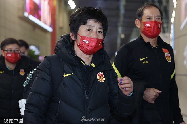 美女扒开内裤让男人爽